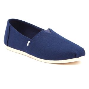 NWT WOMEN NAVY TOMS CANVAS BELMONT SLIP-ON SIZE 8